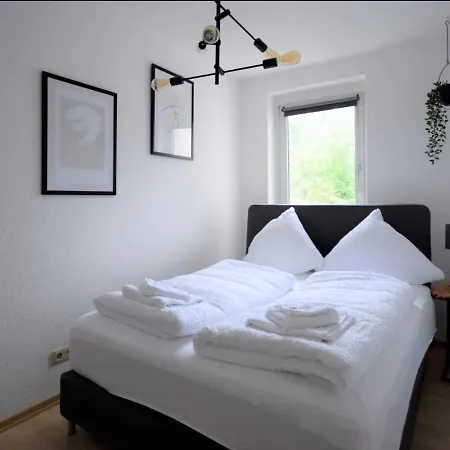 Awesome - Modernes Apartment, Nahe Bahnhof Wilhelmshohe, Free Parking