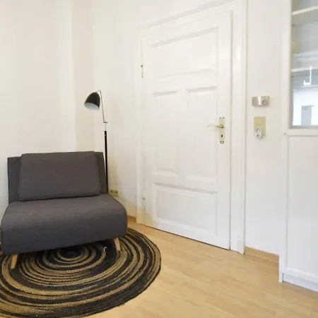 Awesome - Modernes Apartment, Nahe Bahnhof Wilhelmshohe, Free Parking Kassel