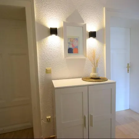 Appartement Awesome - Modernes Apartment, Nahe Bahnhof Wilhelmshohe, Free Parking