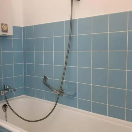 Awesome - Modernes Apartment, Nahe Bahnhof Wilhelmshohe, Free Parking Appartement *